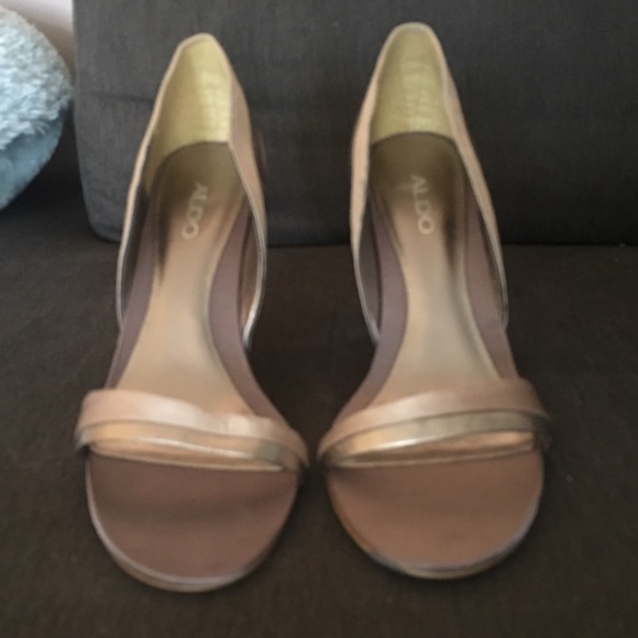 Shoes - Picture 1 of 2